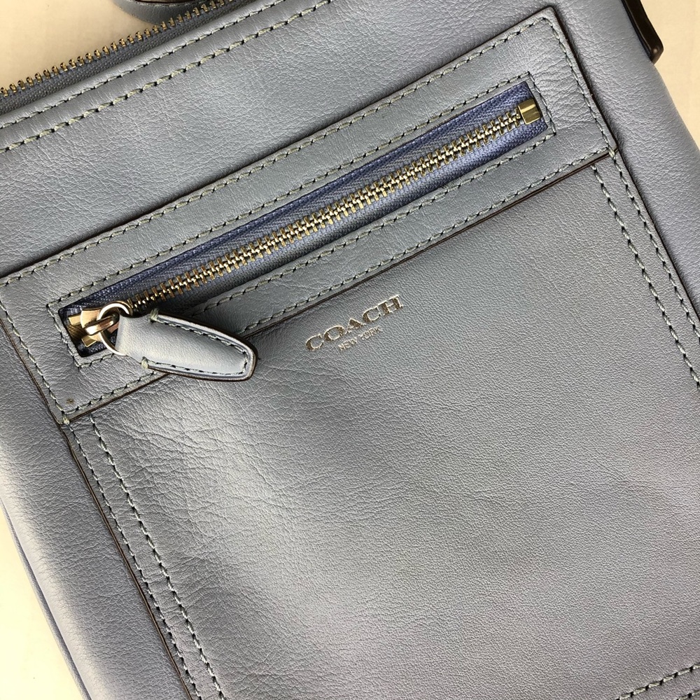 COACH Cross Body Bag - Picture 2 of 6